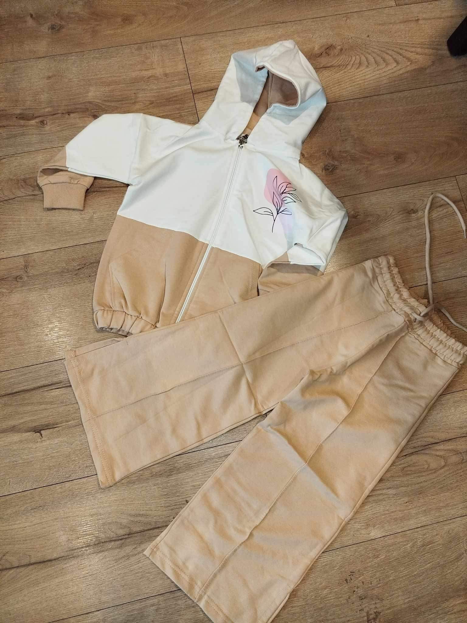 Dres dziewczęcy beżowo-biały: Rozpinana bluza i spodnie szwedy